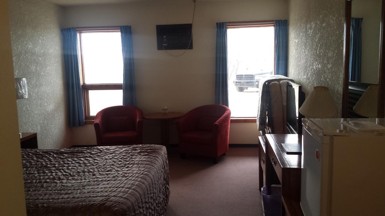 Maple Creek Motor Inn Exterior foto