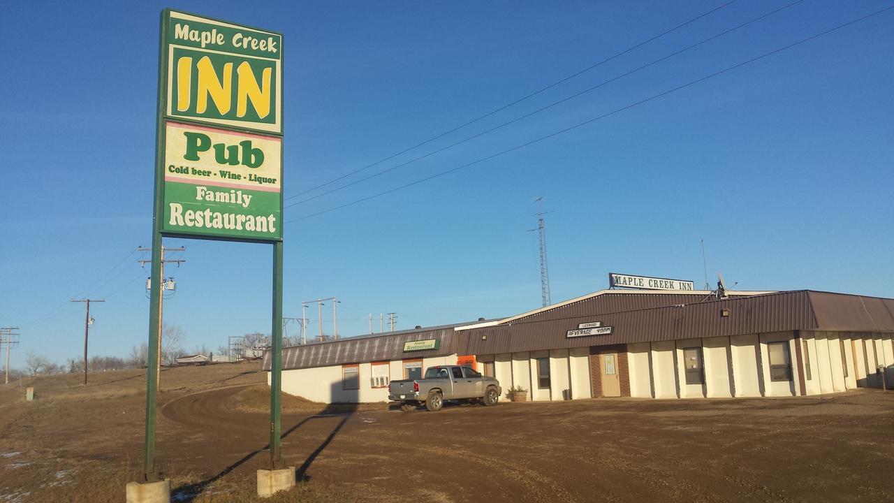 Maple Creek Motor Inn Exterior foto