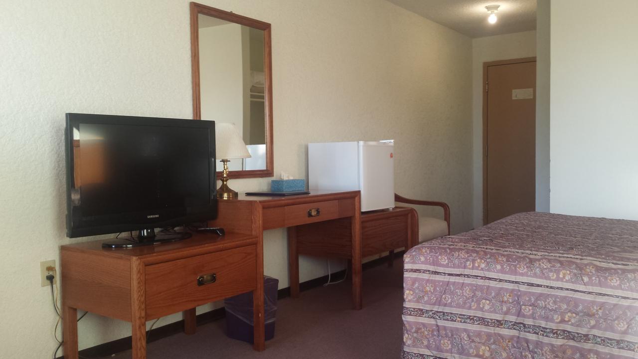 Maple Creek Motor Inn Exterior foto